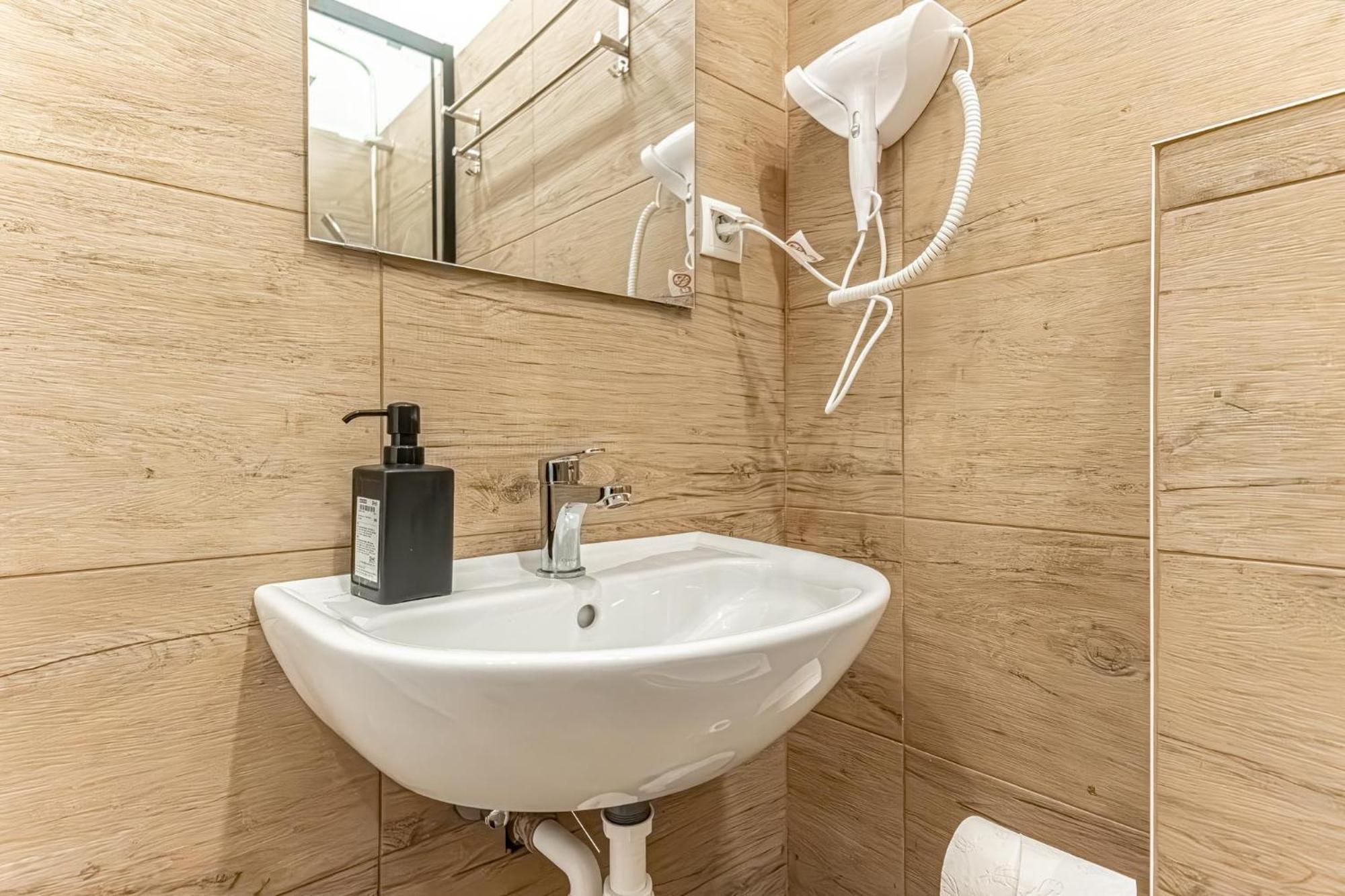 Comfortable 1br In Beautiful Location * Vienne